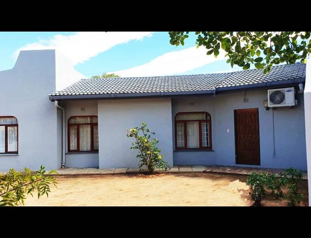 4 BEDROOM HOUSE FOR SALE IN WEST BANK